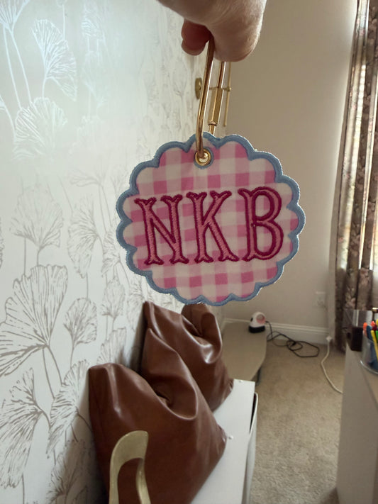 Scalloped Tag